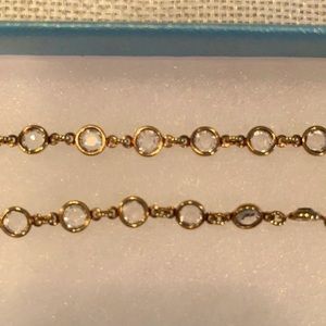 Touchstone Crystal by Swarovski 🦢